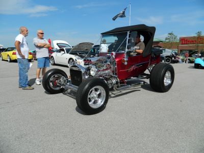2012 Tilted Kilt Pub & Eatery Car Show
