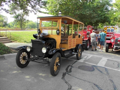 2016 Riverside Garage Car & Bike Show
